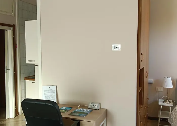Ampio Monolocale Vicino Al Lungolago Di דירה *