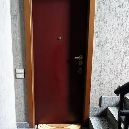 Ampio Monolocale Vicino Al Lungolago Di Apartment *