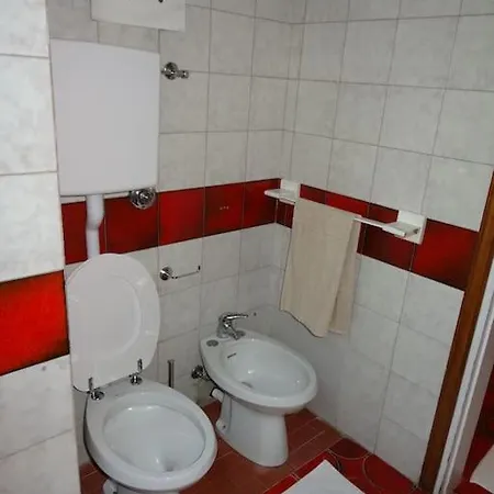 Ampio Monolocale Vicino Al Lungolago Di לקו