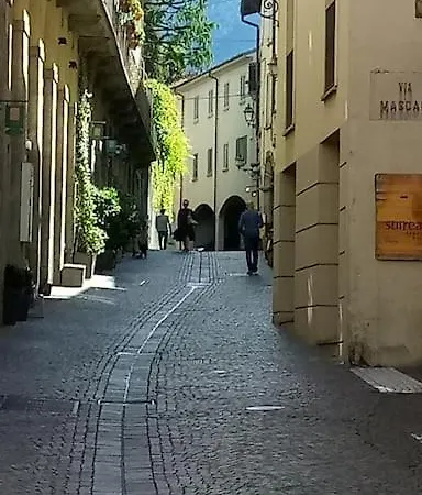 Ampio Monolocale Vicino Al Lungolago Di דירה *