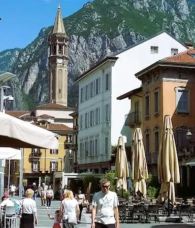 Ampio Monolocale Vicino Al Lungolago Di شقة