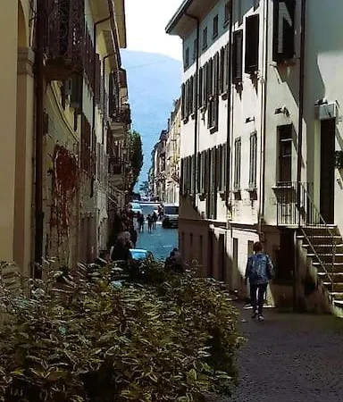 Ampio Monolocale Vicino Al Lungolago Di *