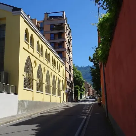 Ampio Monolocale Vicino Al Lungolago Di