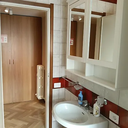 Ampio Monolocale Vicino Al Lungolago Di * לקו