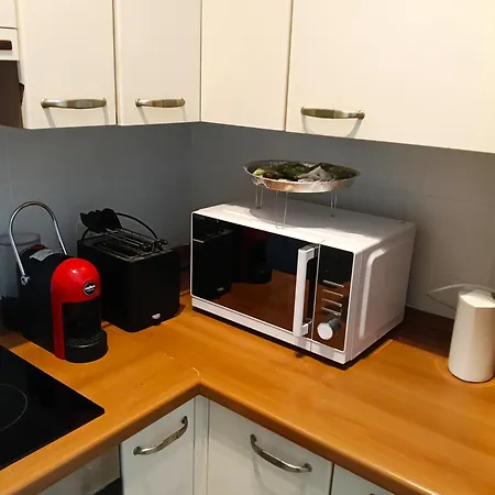 Ampio Monolocale Vicino Al Lungolago Di Apartament