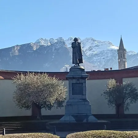 Ampio Monolocale Vicino Al Lungolago Di *