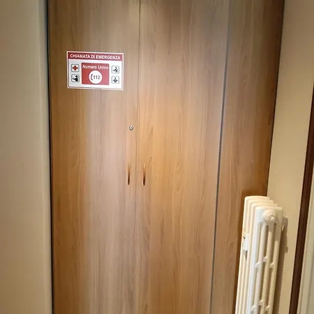 Ampio Monolocale Vicino Al Lungolago Di Apartament *