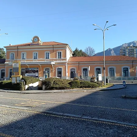 Ampio Monolocale Vicino Al Lungolago Di *