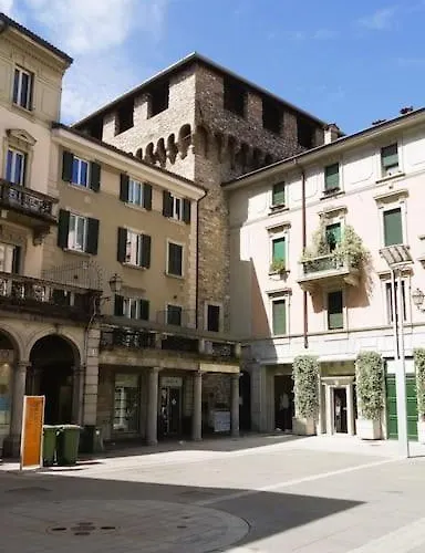 Lägenhet Ampio Monolocale Vicino Al Lungolago Di