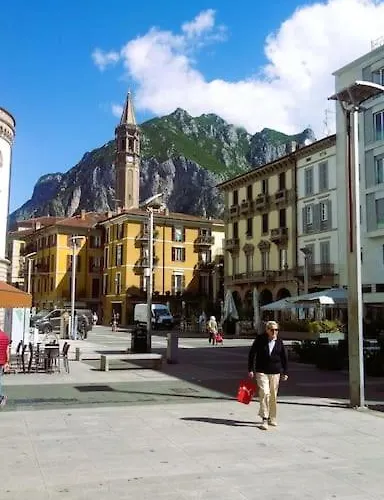 Lägenhet Ampio Monolocale Vicino Al Lungolago Di Lecco