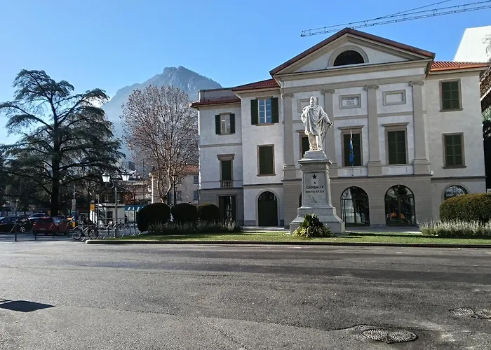 Ampio Monolocale Vicino Al Lungolago Di Lecco