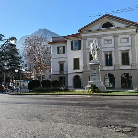 Ampio Monolocale Vicino Al Lungolago Di Lecco