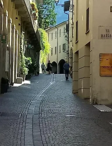 Ampio Monolocale Vicino Al Lungolago Di Διαμέρισμα *