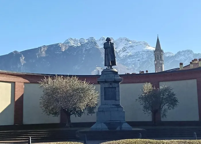 Ampio Monolocale Vicino Al Lungolago Di *